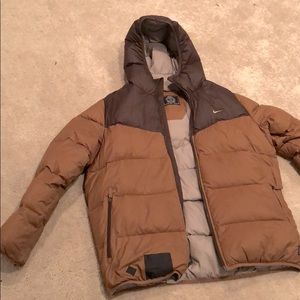 Nike synthetic 700 fill puff jacket size XL